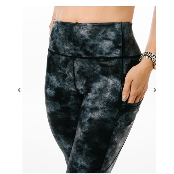 Zyia Gray Stonewashed mesh pocket high rise - Picture 2 of 8